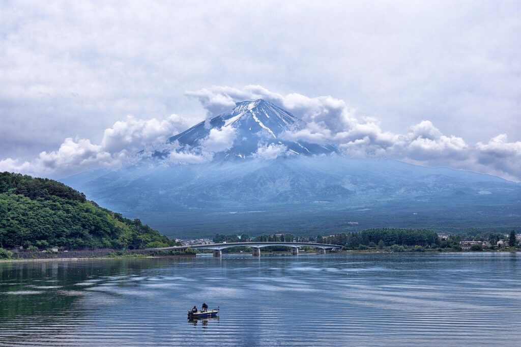 Incredible views & Lush comfort Japan 4287832 1280 1024x682